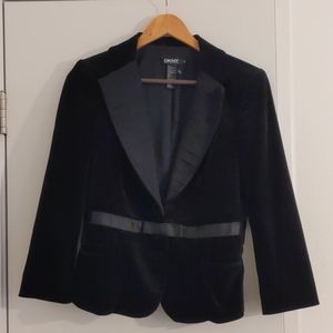 Dkny black velvet tuxedo jacket size 6